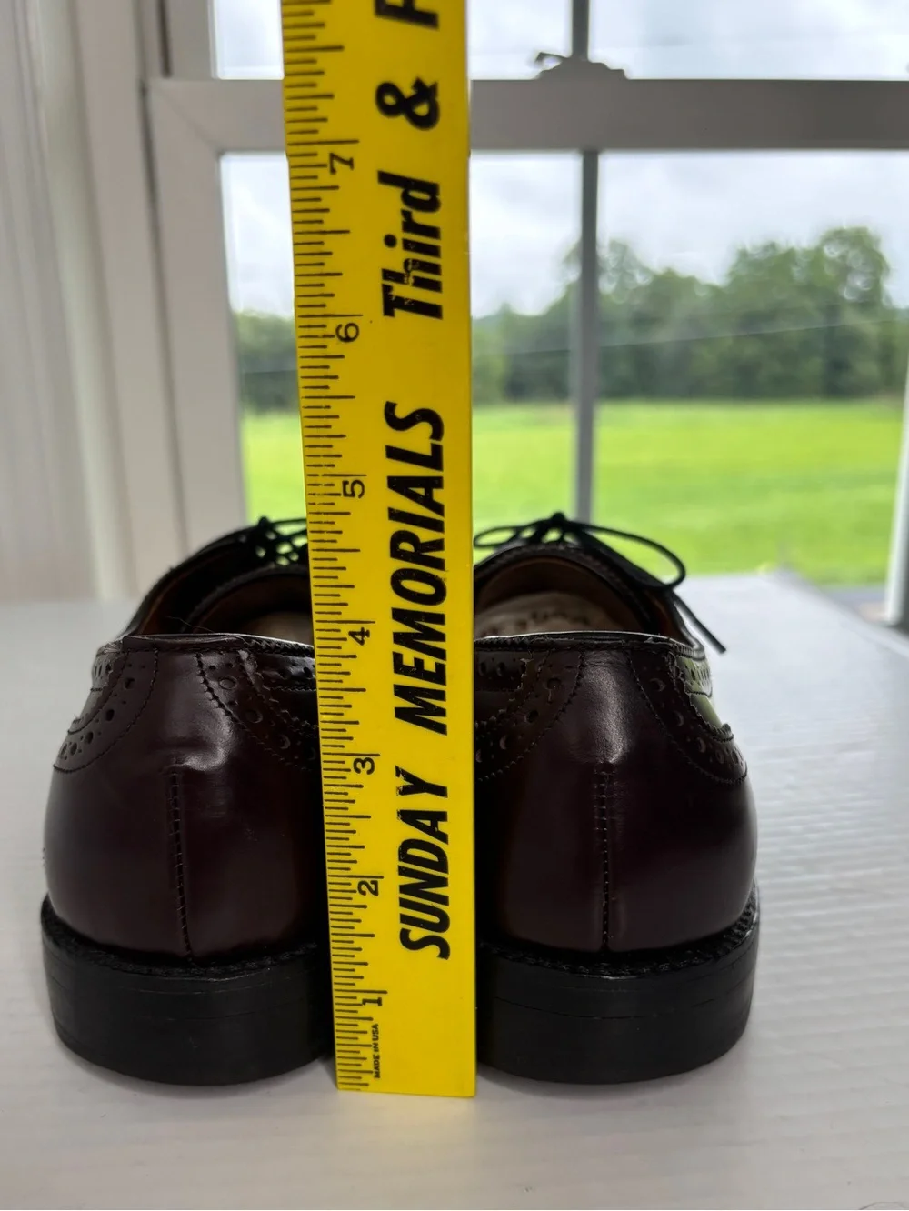 Allen Edmonds Stratton Brouge Cap Toe Oxfords Size 10 AA Burgundy Leather Sole